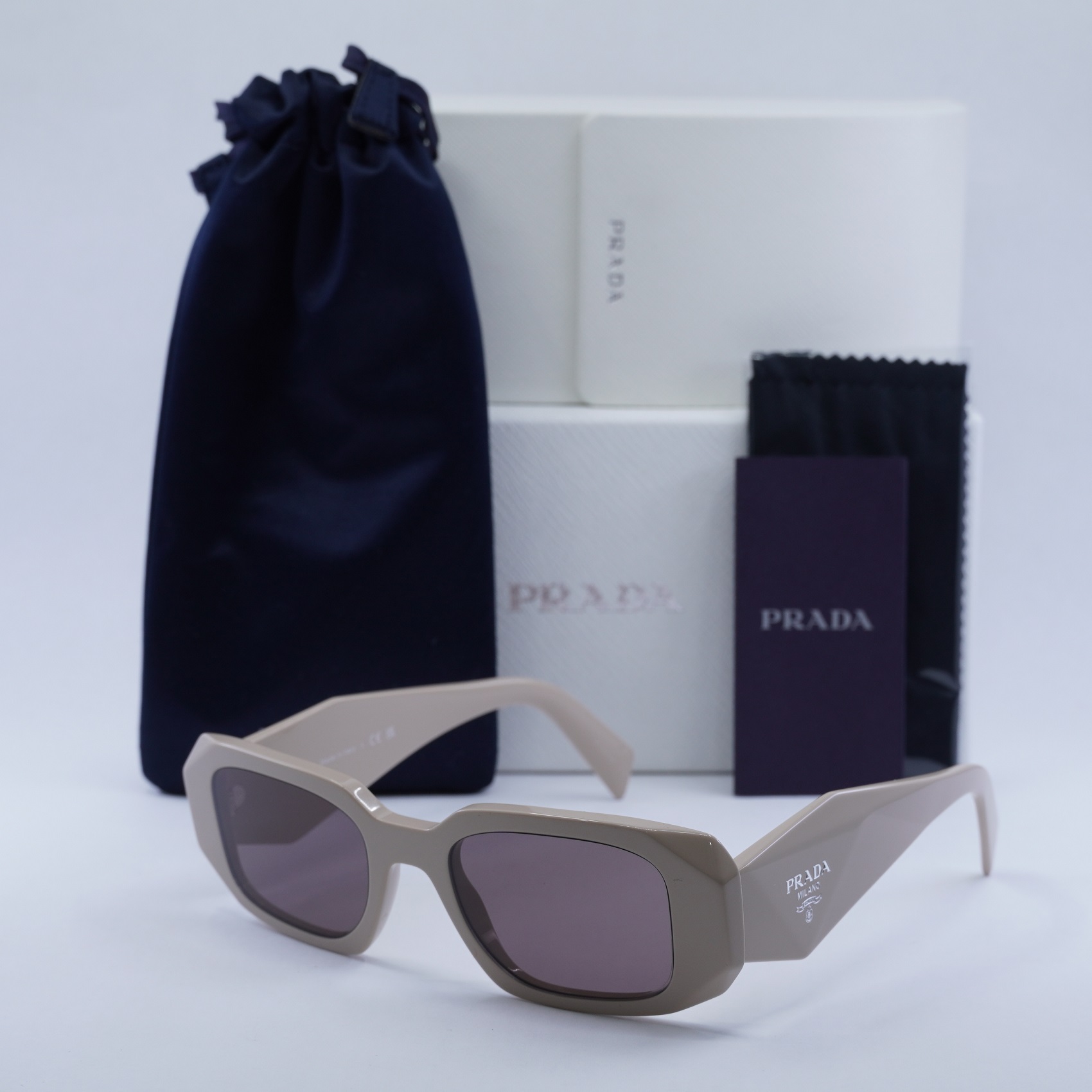AAA01235.jpg display picture 1
