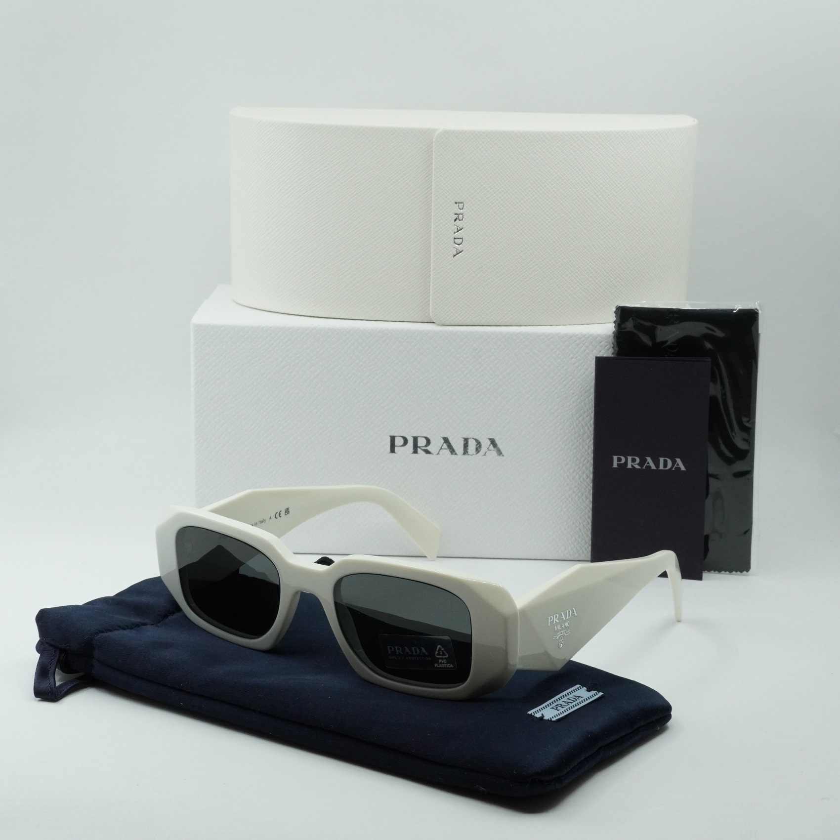 PRADA 長方形フレムサンクラス PR17WSF 1425S0 PRADA PR 17WS 1425S0 White Grey Women's 49 mm Sunglasses