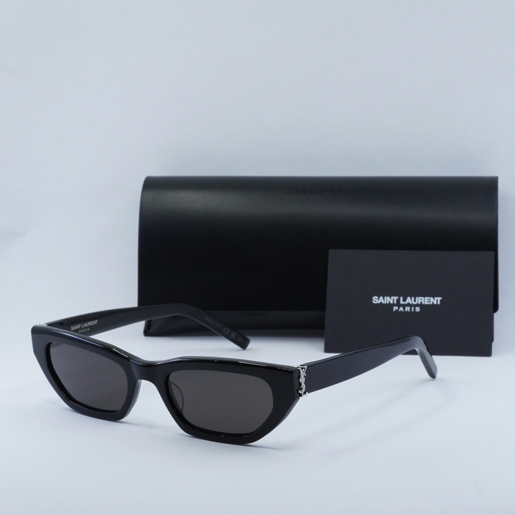 Yves Saint Laurent - 美品 YSL サングラス 黒×金 上品日本製