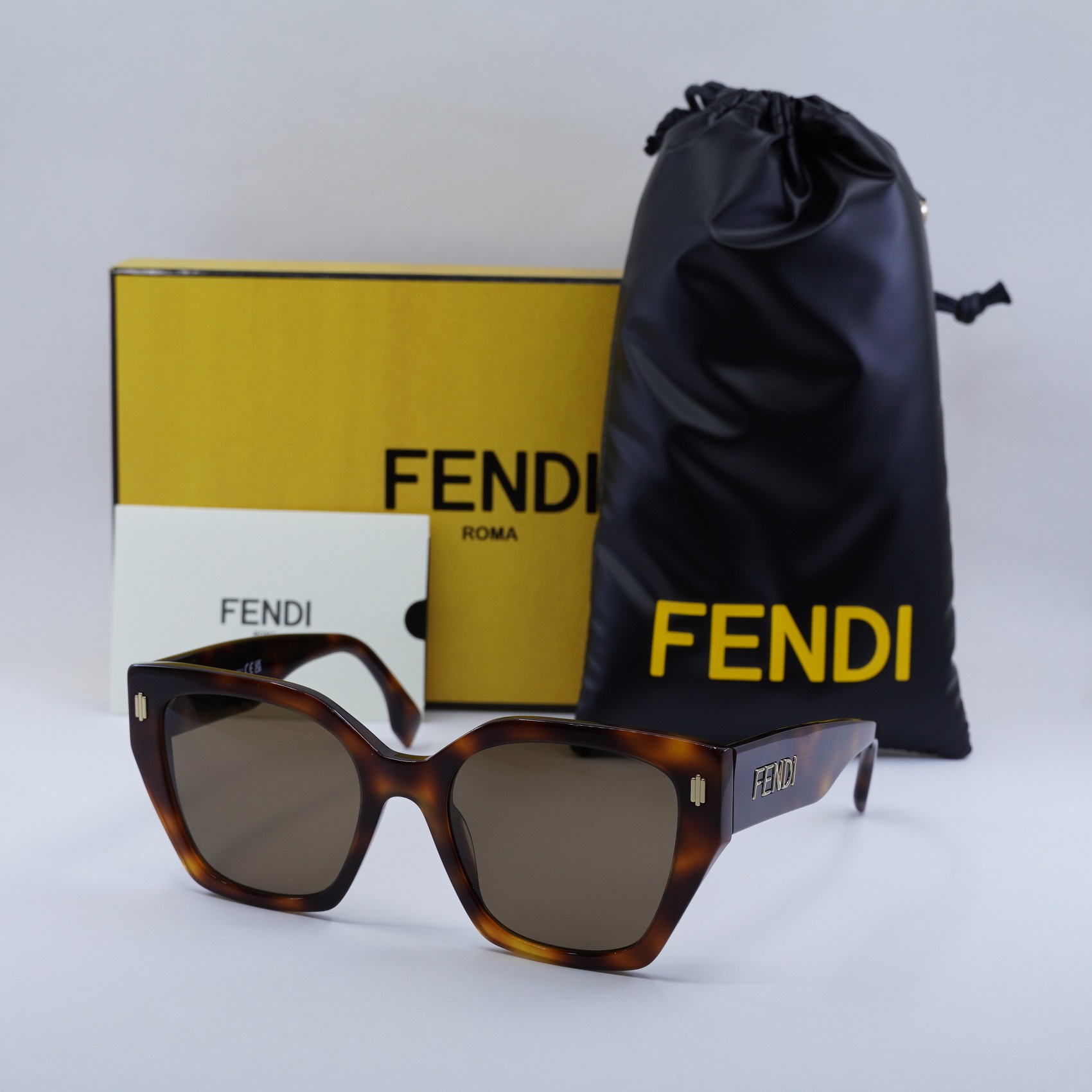 Final Price! Fendi FE40070I 53H Polarized Sunglasses Fendi Bold Black Square Sunglasses – Good See Co main image 2