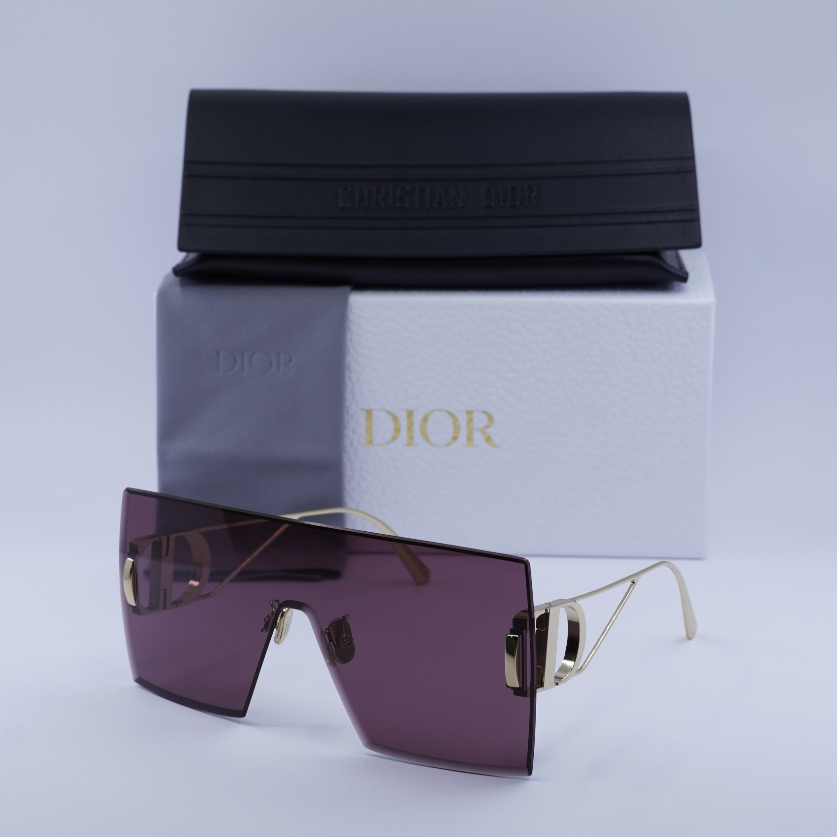 Authentic Christian Dior Sunglasses
30Montaigne 30Montaigne S7U Purple-to-Pink Gradient Square Sunglasses | DIOR main image 4