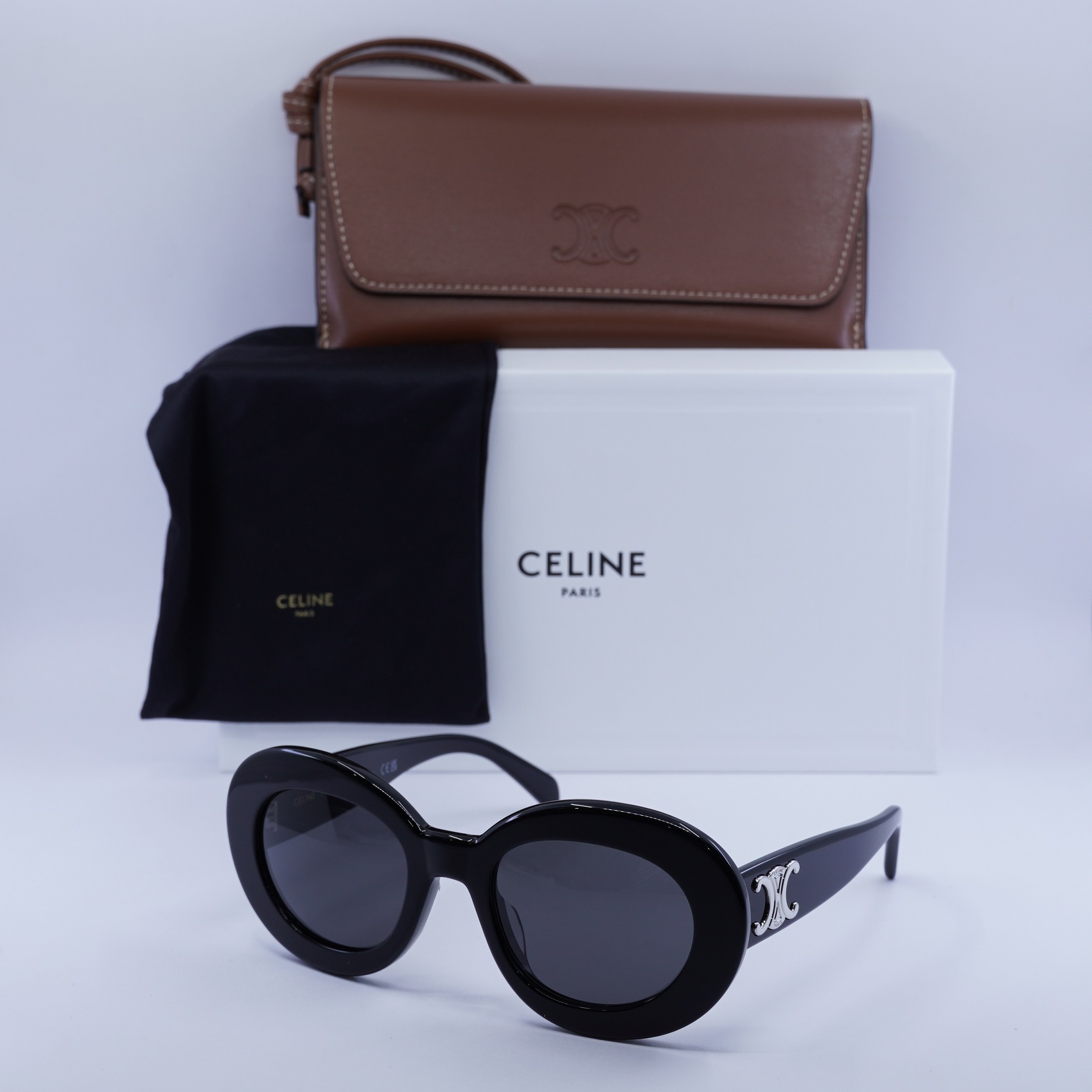 【送料&関税込】Celine Triomphe Cl40312u - Black Sunglasses Sunglasses CELINE Triomphe CL40312U 01A 53-22 Black in stock