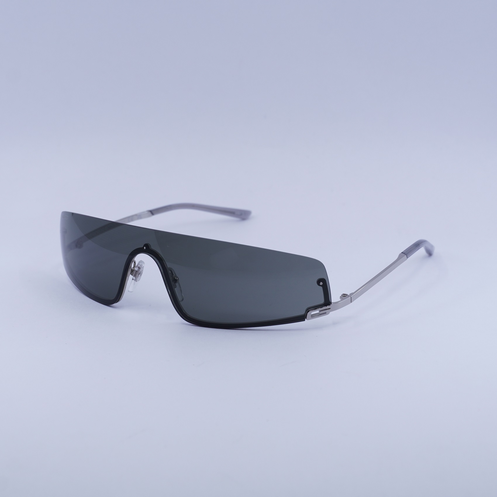 NEW GUCCI SUNGLASSES GG1561S 001 SILVER SHIELD UNISEX GUCCI EYEWEAR Gucci GG1561S 001 Sunglasses Shiny Silver - eye-oo.com main image 3