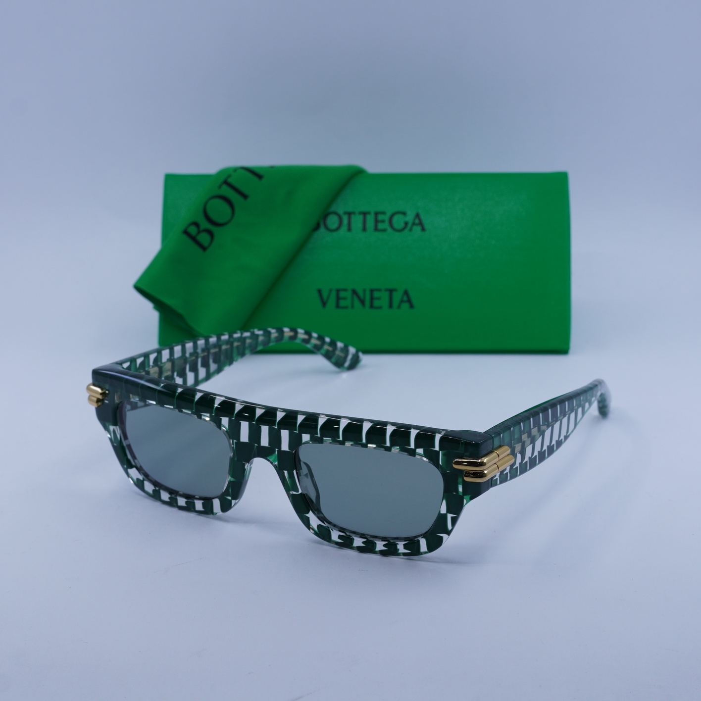 Bottega Veneta Dark Green Sunglasses Amazon.com: Bottega Veneta Cat Eye-Frame Acetate Sunglasses  main image 3