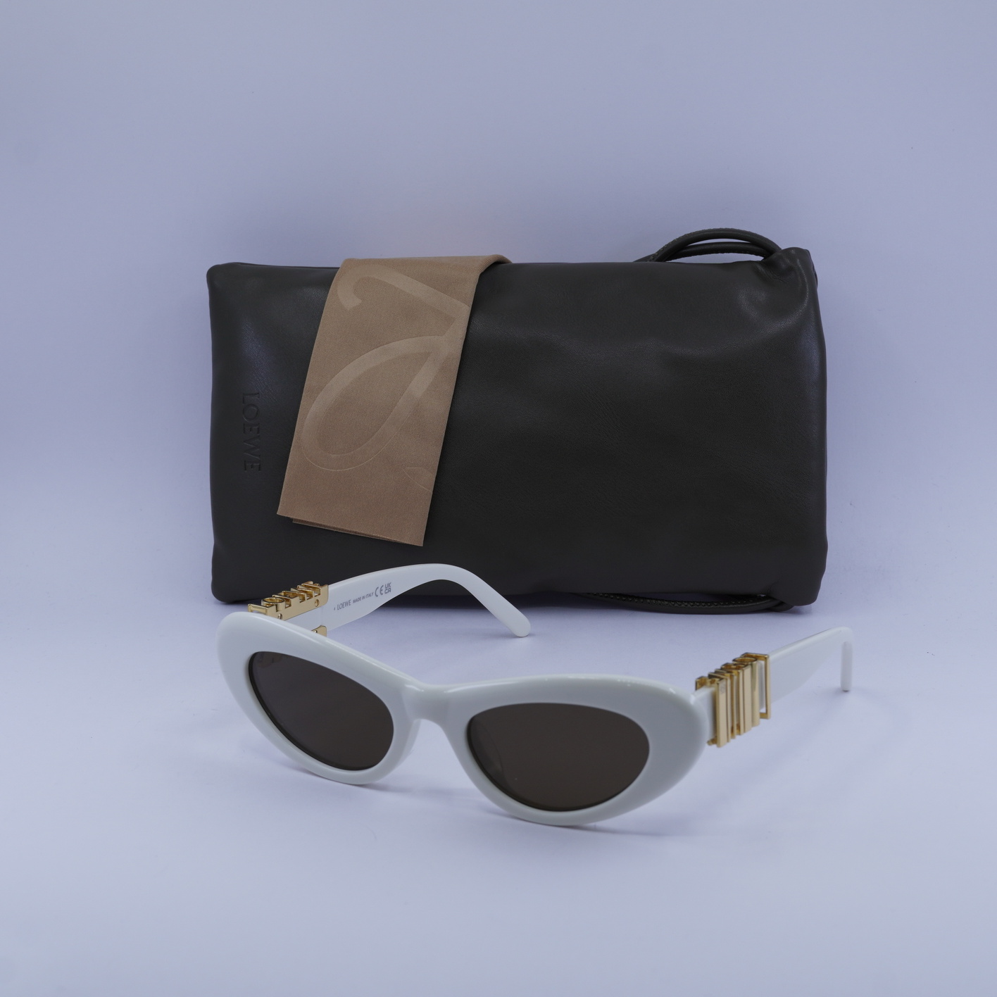 New, LOEWE Sunglasses LW40156U 01A Authentic Loewe LW40156U 01A Sunglasses Shiny Black Cat Eye Frame  main image 4