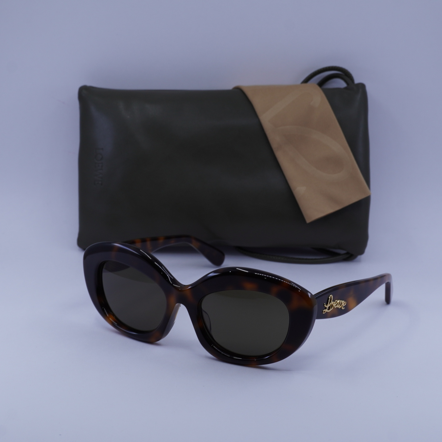 NEW LOEWE LW40153F 52E WOMEN SUNGLASSES HAVANA  LOEWE EYEWEAR Loewe LW40132I 52G Sunglasses Women main image 4