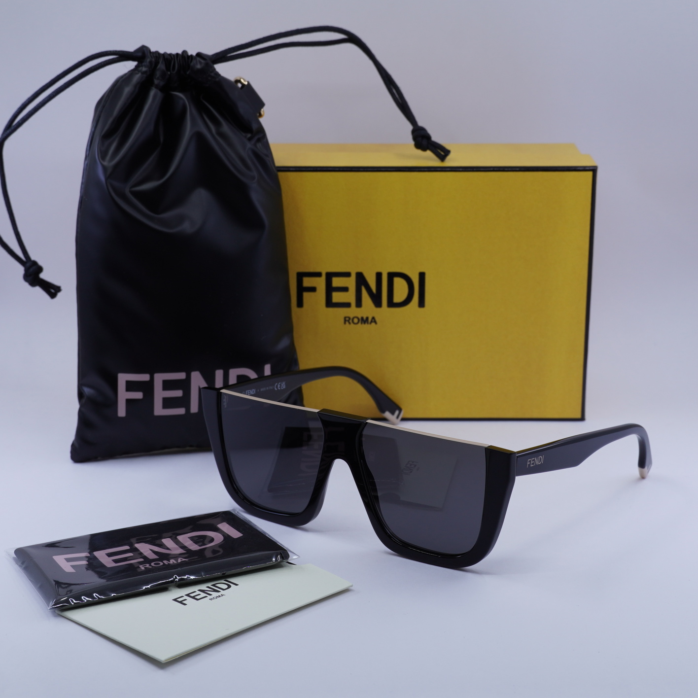 Fendi FE40136I 01A Sunglasses Shiny Black Geometric Frame, Smoke Lenses Fendi Diagonal FE40131I Rectangle Sunglasses | Fashion Eyewear main image 4