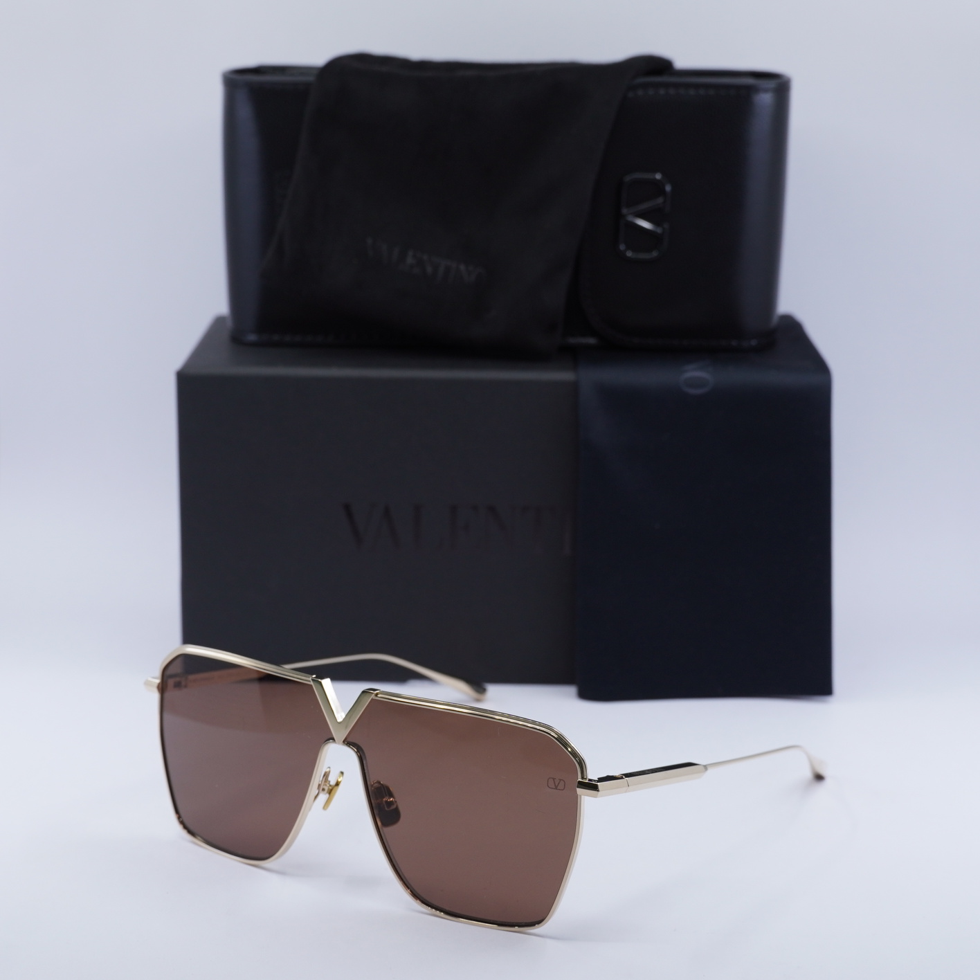 NEW VALENTINO SUNGLASSES GOLD WOMEN VALENTINO V-GOLD SHIELD VLS-137B Valentino Sunglasses V - GOLDSHIELD VLS-137B-134 UPC  main image 2