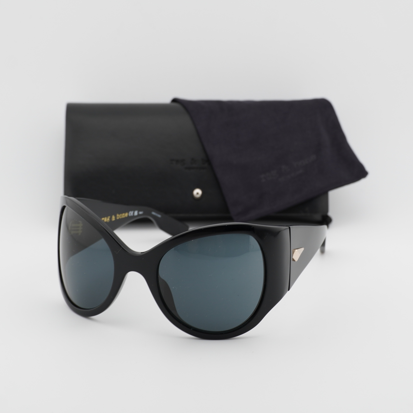Rag & Bone 54mm Black Sunglasses Rag & Bone RAG 54mm Rectangle Matte Black / Green Sunglasses  main image 4