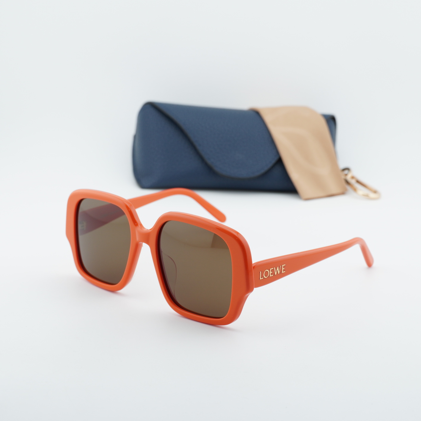 Loewe Women Sunglasses Orange Brown Square LW40134U 42E NEW AUTHENTIC New Loewe LW40134U 42E Orange Square SunglassesnAuthentic main image 4