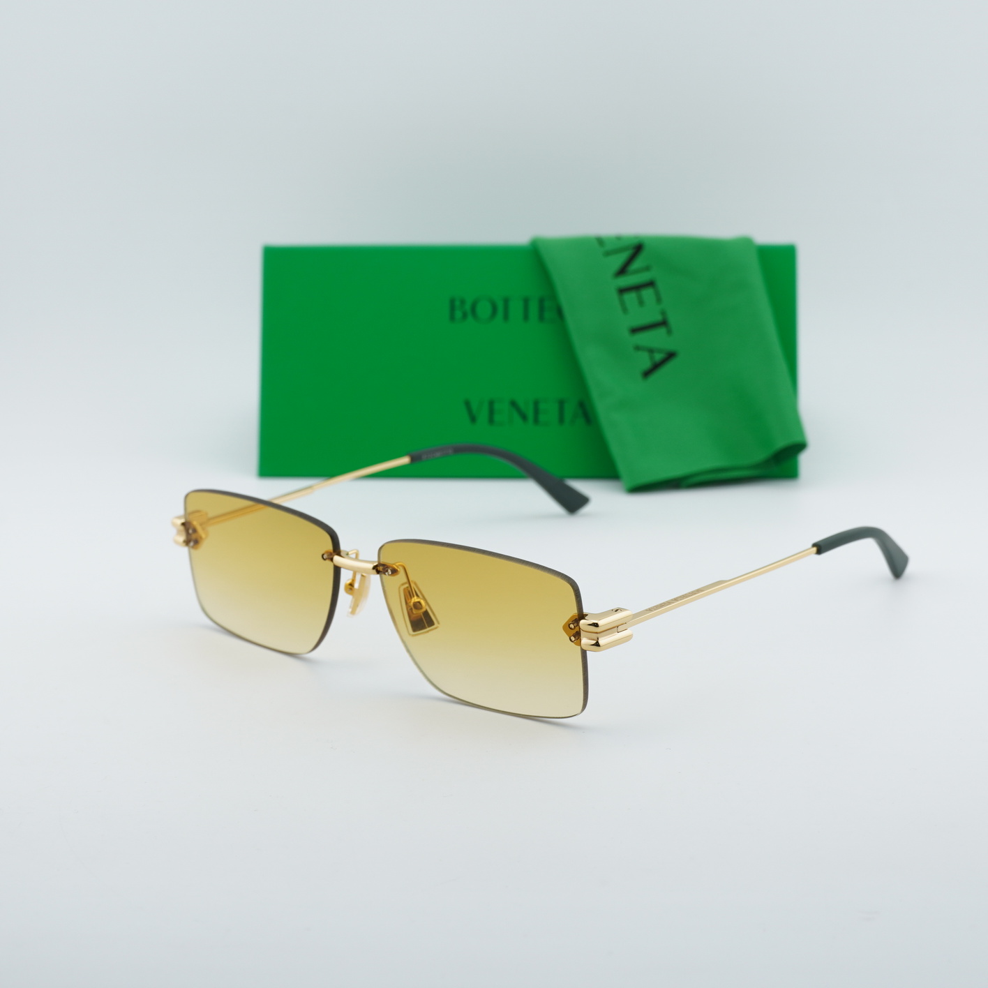 New Bottega Veneta BV1126S 006 Gold/Yellow Gradient 58-15  display picture 3